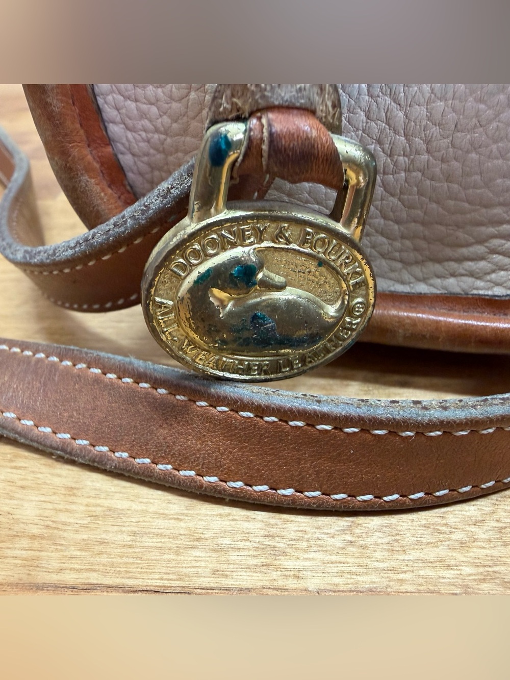 Vintage Dooney & Bourke AWL Crossbody Bag Taupe Tan Leather USA Satchel - Picture 4 of 13